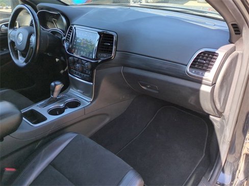 Used 2020 Jeep Grand Cherokee Altitude image 27