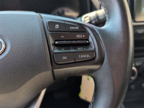 Used 2021 Hyundai Venue SEL image 21