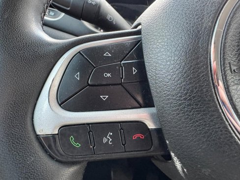 Used 2020 Jeep Renegade Latitude image 16