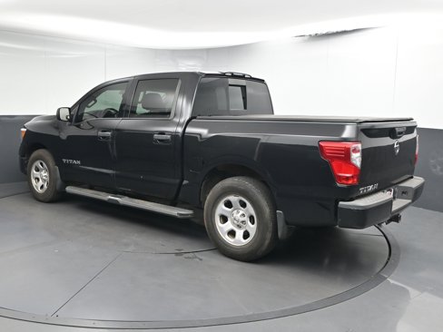 Used 2017 Nissan Titan S image 6