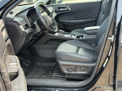 Used 2022 Mitsubishi Outlander SEL image 13