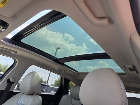 Certified 2022 Hyundai Tucson Limited image 18