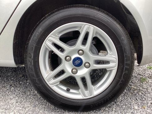 Used 2019 Ford Fiesta SE image 6