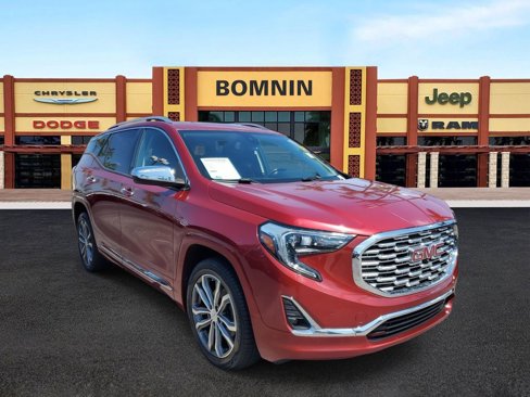 Used 2018 GMC Terrain Denali w/ Advanced Safety Package image 2