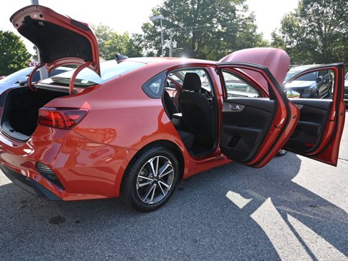Used 2022 Kia Forte LXS image 14