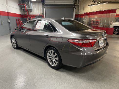 Used 2017 Toyota Camry XLE image 8
