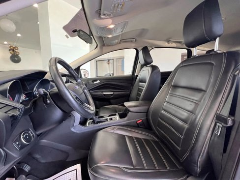 Used 2019 Ford Escape SEL image 9