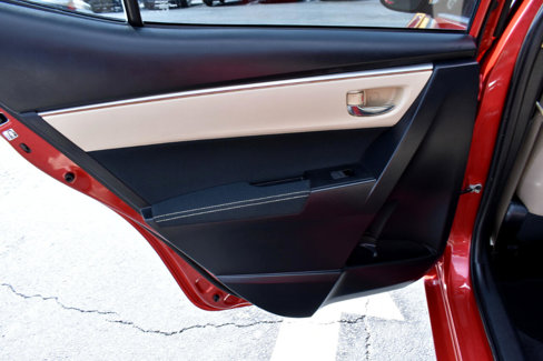 Used 2015 Toyota Corolla LE image 34