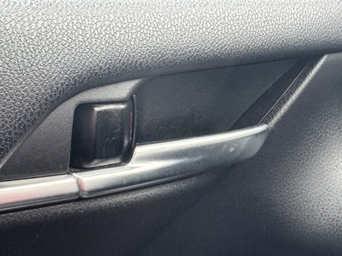 Used 2021 Toyota Camry SE image 26