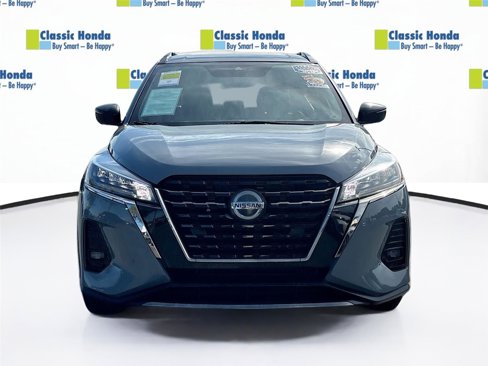 Used 2021 Nissan Kicks SR w/ SR Premium Package image 2