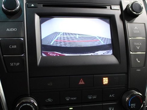 Used 2016 Toyota Camry SE image 13