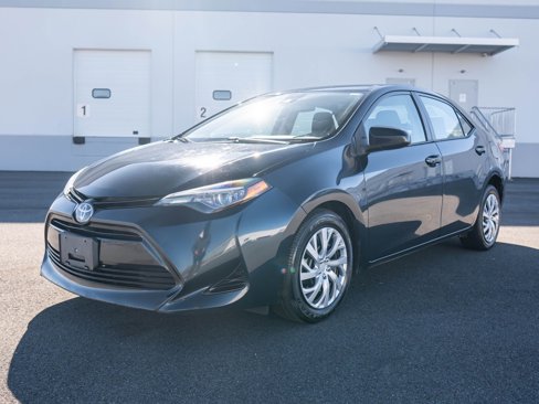 Used 2018 Toyota Corolla LE image 2