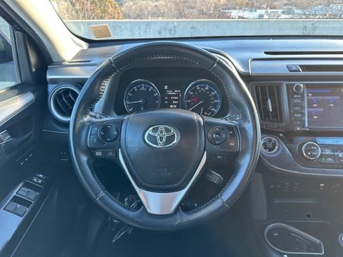 Used 2017 Toyota RAV4 Limited image 13