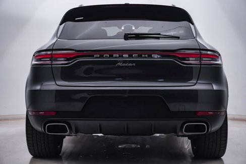 Certified 2021 Porsche Macan image 11