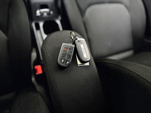 Used 2020 Jeep Renegade Sport w/ Sport Appearance Group image 23