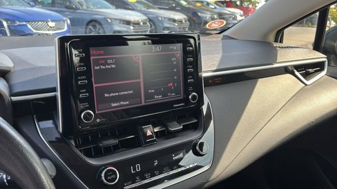Used 2021 Toyota Corolla LE image 19
