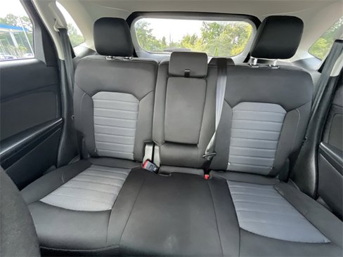 Used 2018 Ford Edge SE image 17