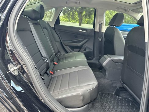 Used 2024 Volkswagen Jetta SE image 18