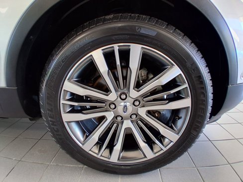 Used 2016 Ford Explorer Platinum image 32