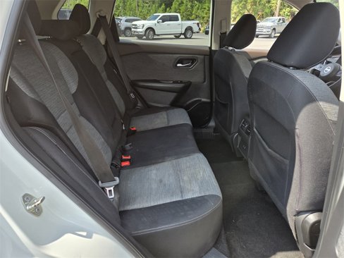Used 2021 Nissan Rogue SV image 17