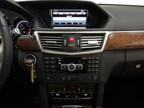 Used 2013 Mercedes-Benz E 350 4MATIC Sedan image 15