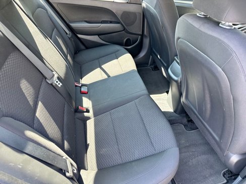 Used 2019 Hyundai Elantra SE w/ Cargo Package image 10