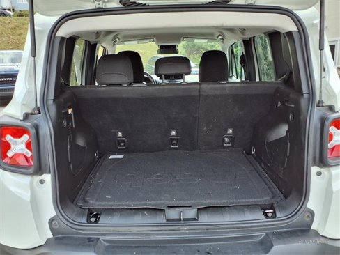 Used 2021 Jeep Renegade Latitude image 24