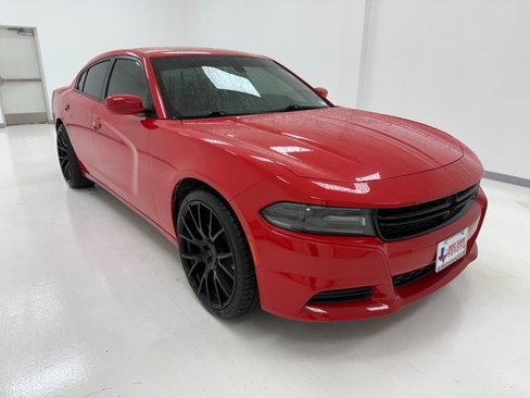 Used 2020 Dodge Charger SXT w/ Leather Interior Group image 2