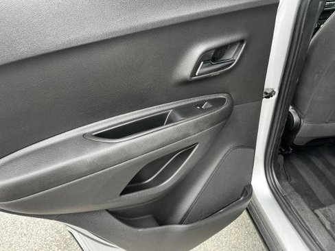 Used 2020 Chevrolet Trax LS w/ Tint and Cruise Package image 18