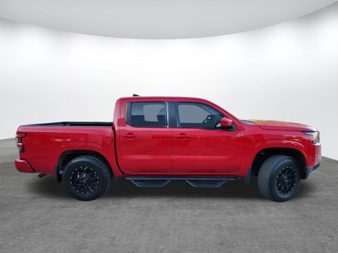 Used 2022 Nissan Frontier SV w/ Technology Package image 4