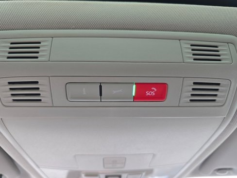 New 2025 Volkswagen Taos SE image 38