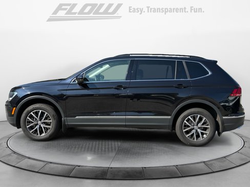 Used 2020 Volkswagen Tiguan SE w/ Panoramic Sunroof Package image 4