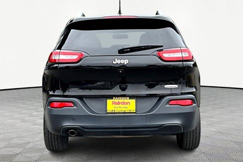 Used 2017 Jeep Cherokee Latitude image 4