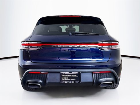 Certified 2022 Porsche Macan image 10