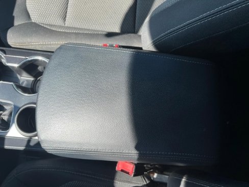 Used 2017 Ford Explorer XLT image 15