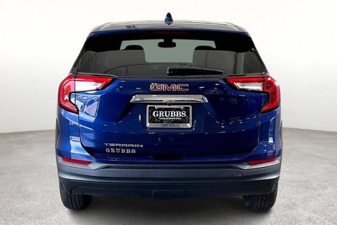 Used 2022 GMC Terrain SLE image 6
