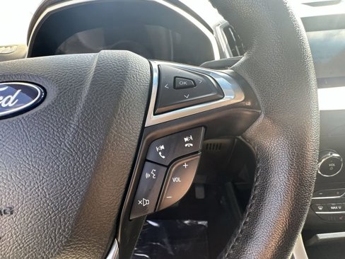 Used 2020 Ford Edge SEL image 36