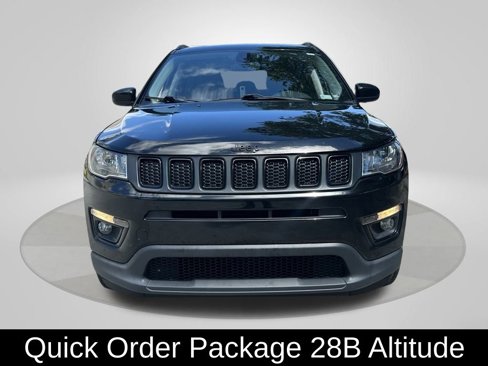 Used 2021 Jeep Compass Latitude image 3