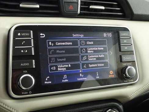 Used 2020 Nissan Versa SV image 25