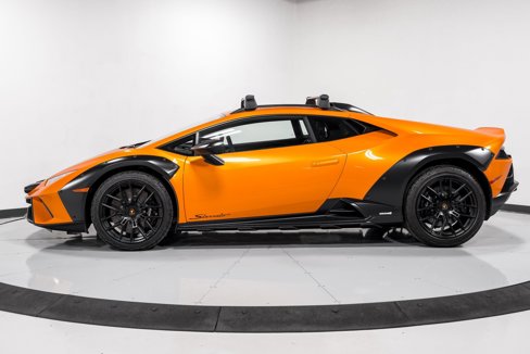 Used 2023 Lamborghini Huracan Sterrato image 6