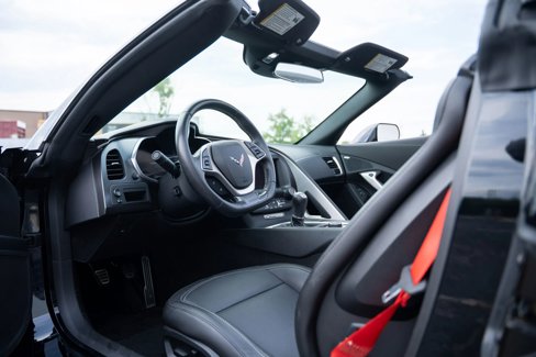 Used 2017 Chevrolet Corvette Stingray Coupe w/ 1LT image 2