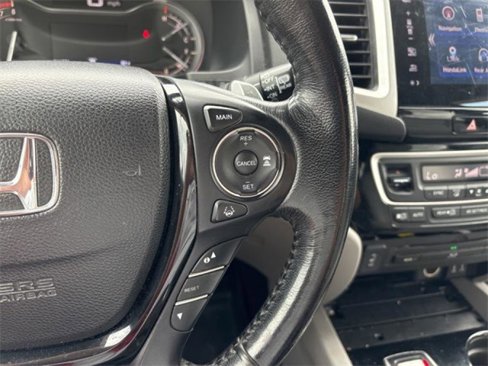 Used 2016 Honda Pilot Touring image 16