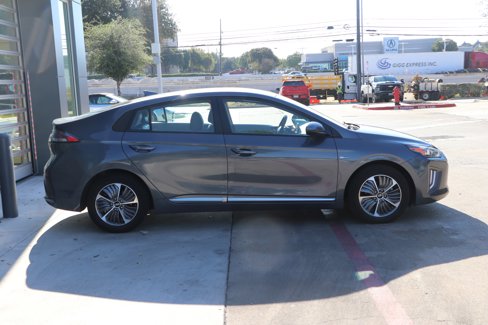 Used 2020 Hyundai Ioniq SE image 9