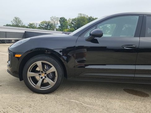 Used 2025 Porsche Macan image 6