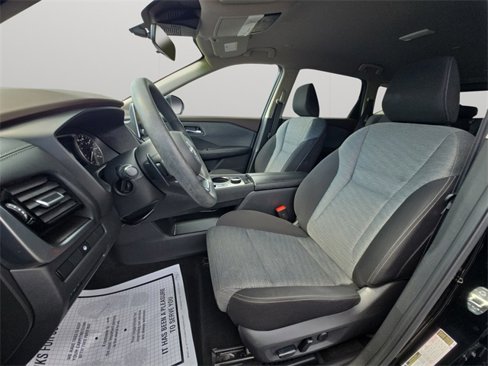 Used 2022 Nissan Rogue SV image 11