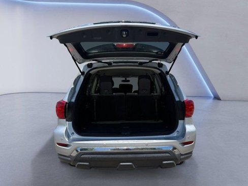 Used 2020 Nissan Pathfinder SV image 19