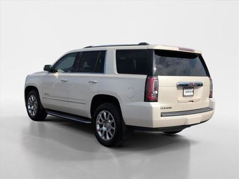 Used 2015 GMC Yukon Denali w/ Touring Package image 4