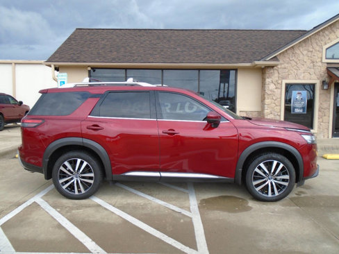 Used 2023 Nissan Pathfinder Platinum image 6
