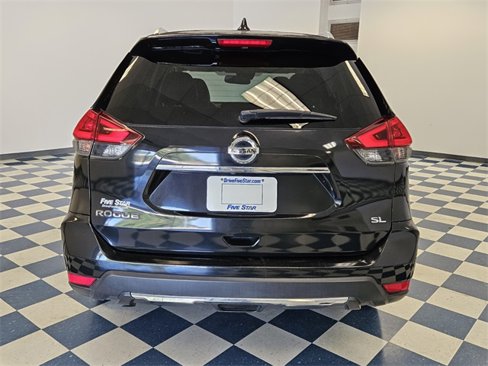Used 2018 Nissan Rogue SL image 11