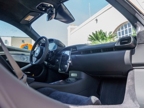 Used 2025 McLaren Artura image 10